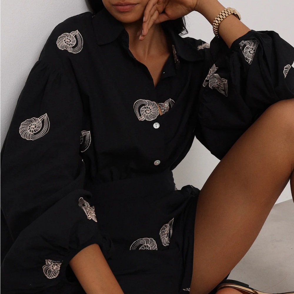 Vita Grace “Avia” Cotton Embroidered Shirt in Black - Picture 7 of 14